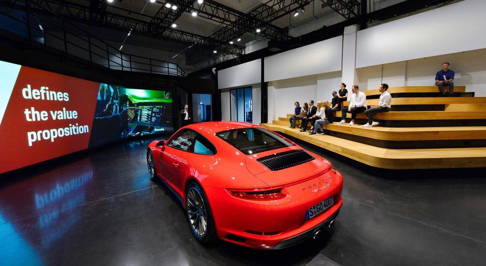 Porsche Digital corteggia nuovi clienti del marchio offrendo applicazioni e servizi inediti