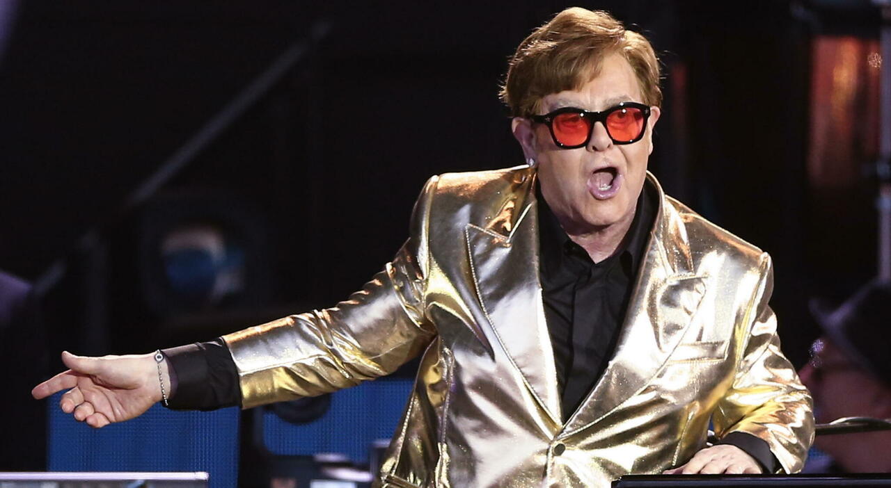 Elton John, peggiorano le condizioni di salute: «Ho perso la vista. Mio marito David Furnish è stato la mia roccia» Come sta il cantante