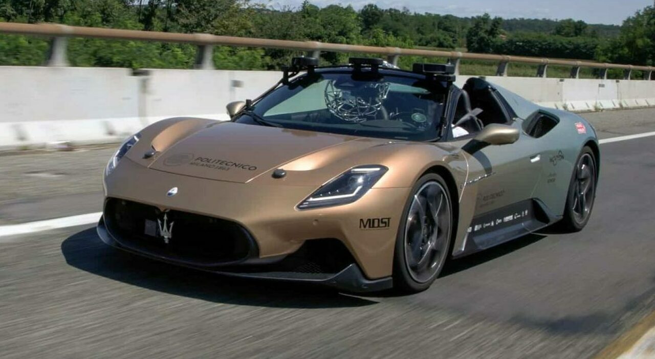 La Maserati a guida autonoma sull'autostrada