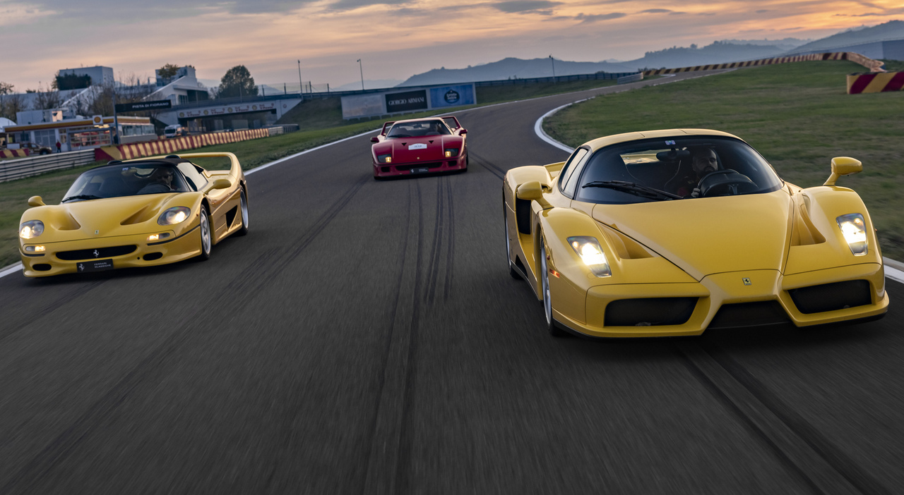 da destra la Ferrari Enzo, la F40 e la F50