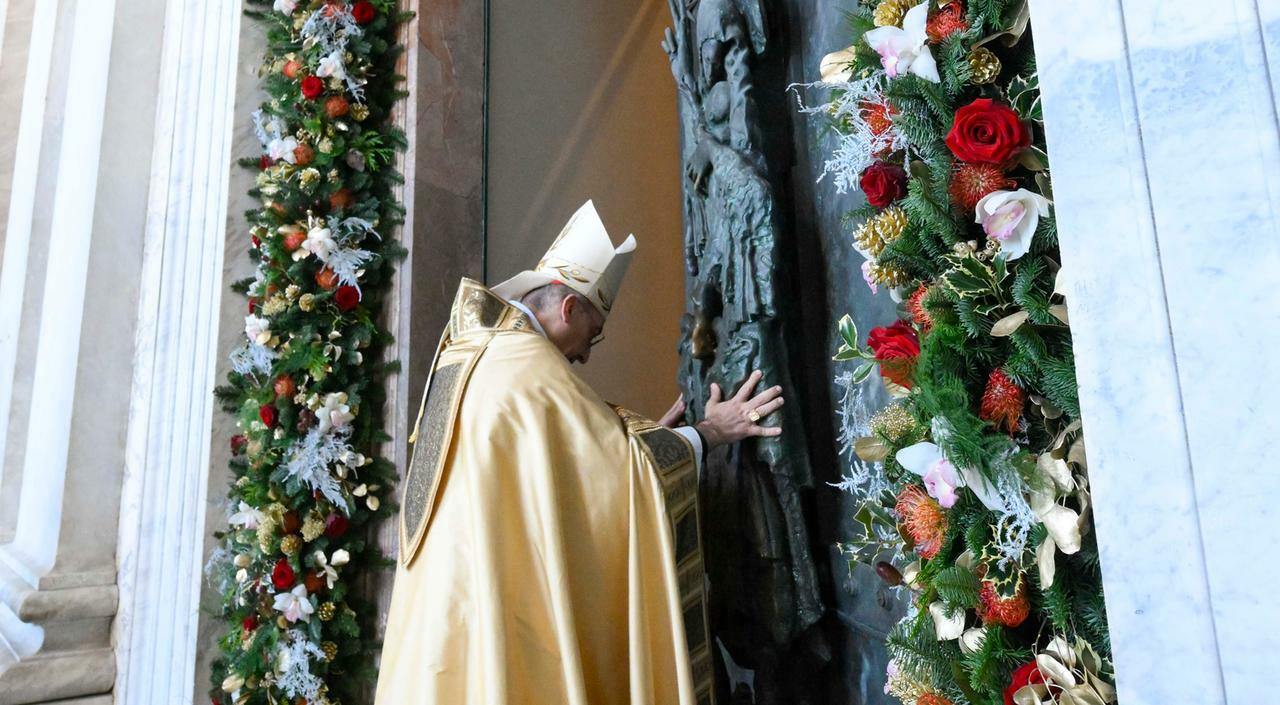 Apertura della terza Porta Santa a San Giovanni in Laterano per il Giubileo della Capitale