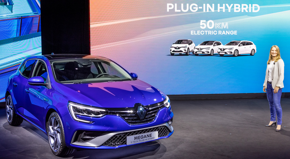 La Renault Megane E-Tech Hybrid in occasione della videoconferenza globale Renault Talk #1