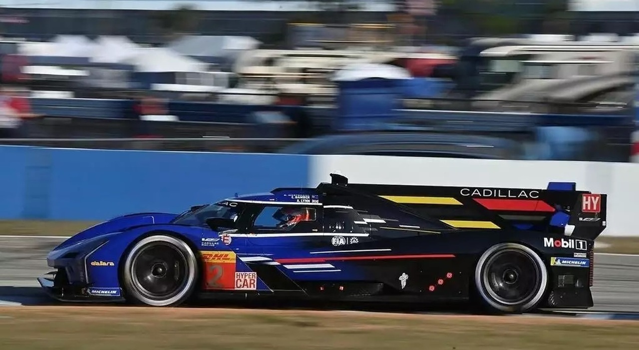 La Cadillac numero 2, guidata da Earl Bamber, Alex Lynn e Richard Westbrook, è in testa dopo due ore della 24 Ore di Le Mans