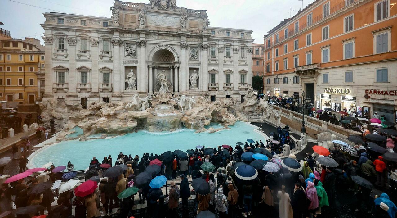 Trevi Fountain Reopens: Water Flow Restored After Jubilee Maintenance 