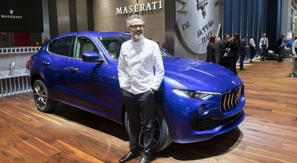 Massimo Bottura nello stand Maserati a Ginevra