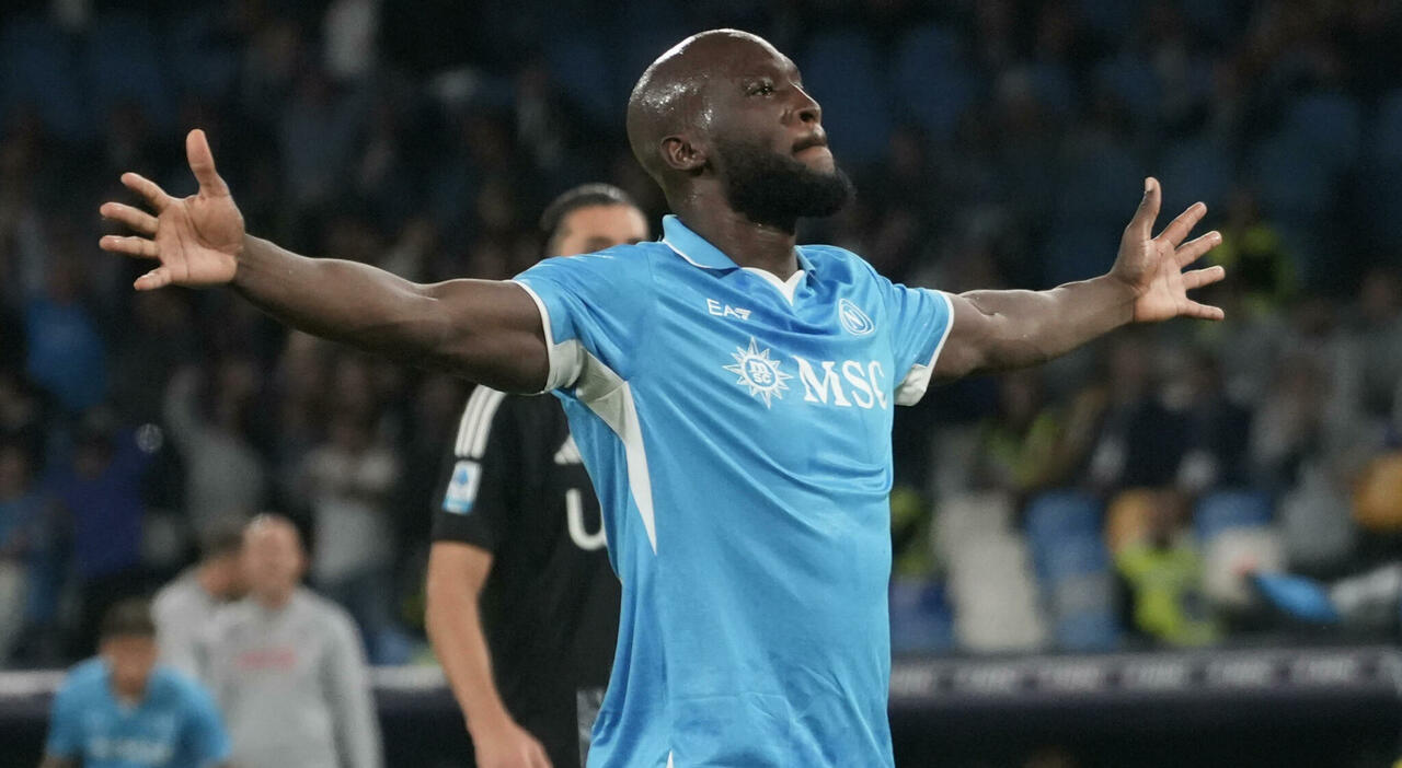 Il Napoli supera 3 1 il Como e allunga in vetta. Lukaku protagonista: un gol e due assist