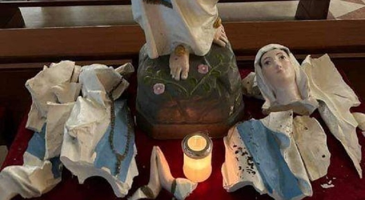 La statua della Madonna della Provvidenza fatta a pezzi nel giorno della Salute: il dispiacere del Patriarca