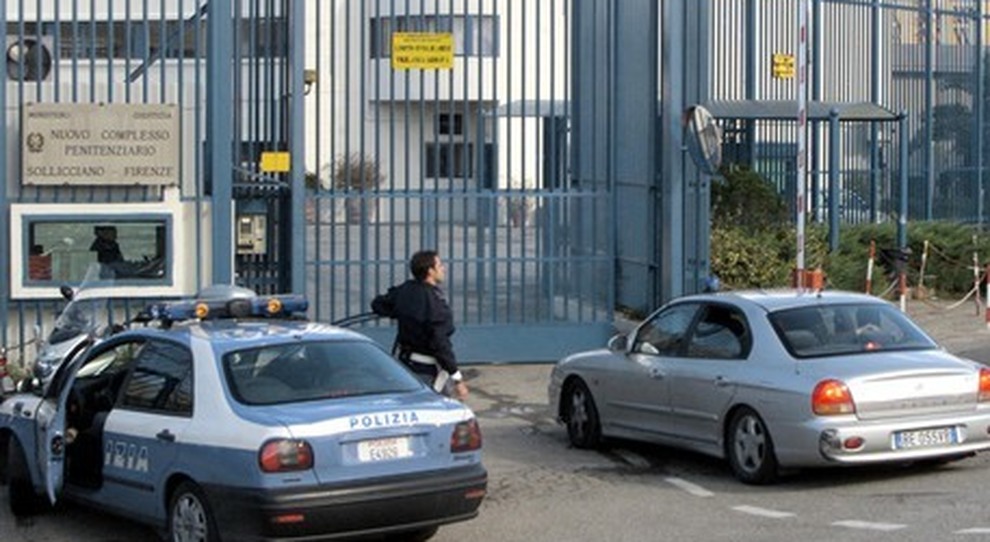 Coronavirus A Firenze, Proteste Al Carcere Di Sollicciano: Fumo Dall ...