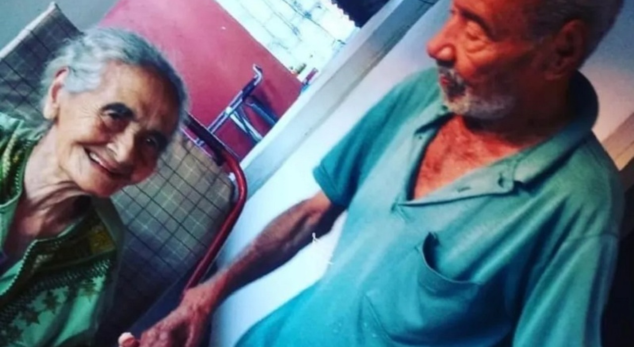 Sposati da 80 anni, marito (105 anni) e moglie (100) muoiono a 4 ore di distanza «Erano una cosa sola» Immagine