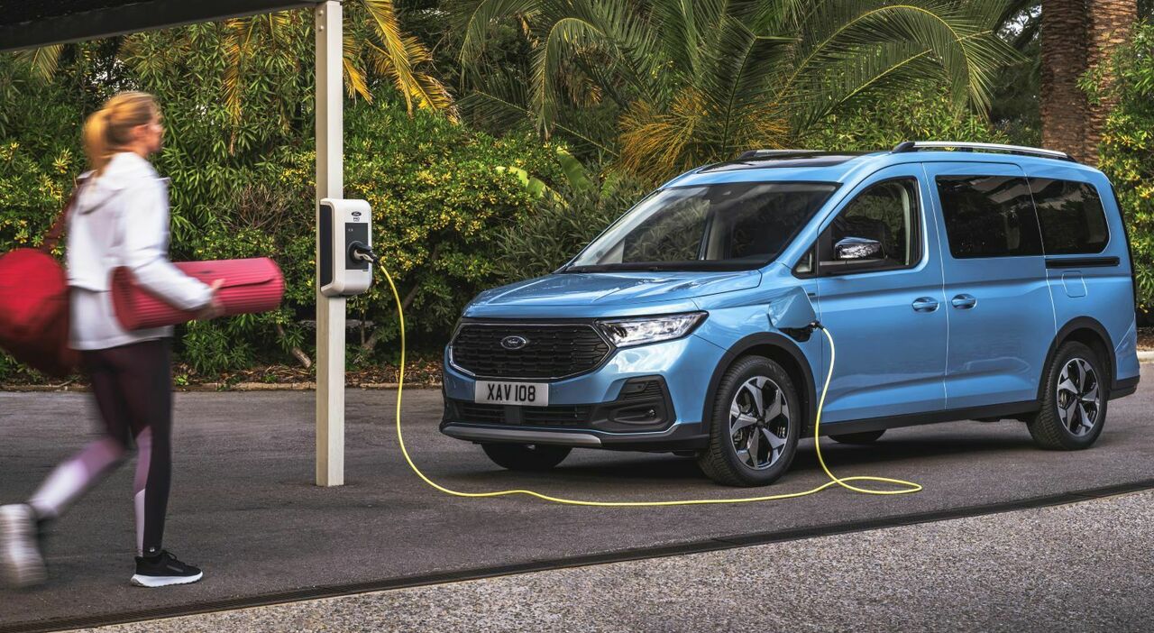 Ford Tourneo Connect plug-in hybrid