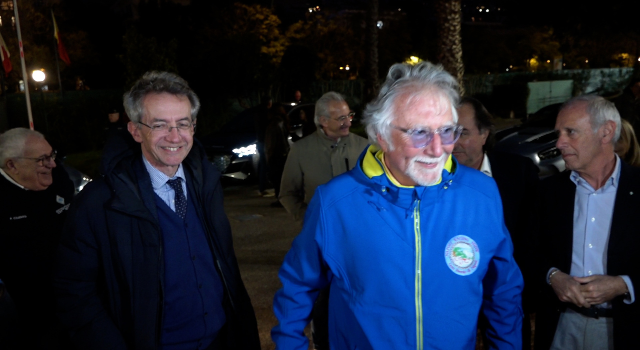Il sindaco di Napoli Manfredi con Enzo Rivellini
