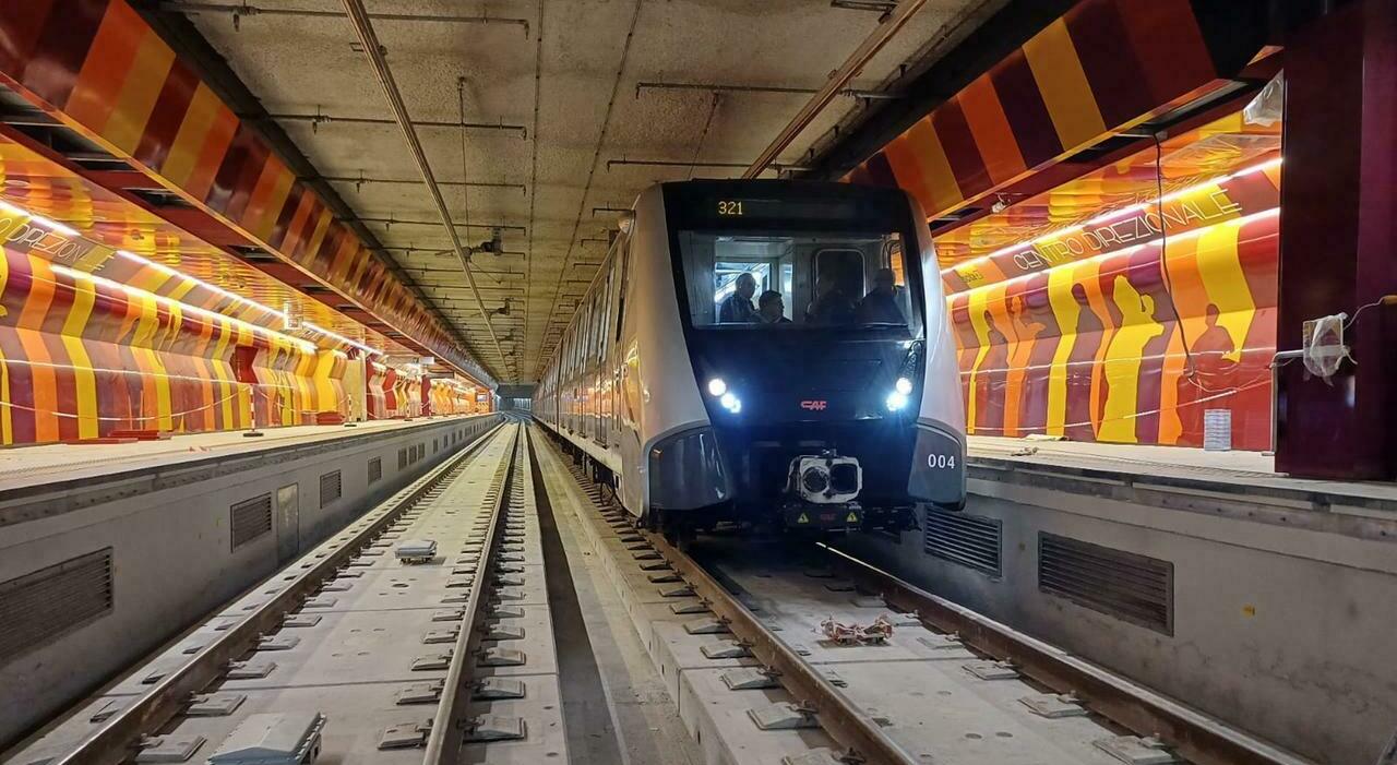 Stazione Centro Direzionale Napoli, ecco il primo treno: «Inaugurazione a dicembre»