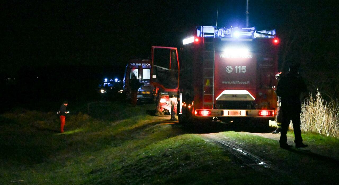 Vecchia Peugeot rubata ritrovata nel fiume Gorzone: i sommozzatori cercano tracce di persone