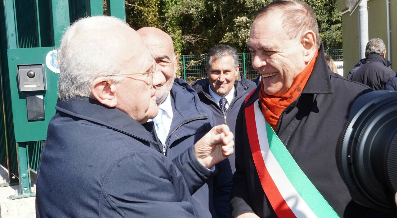 Campi Flegrei, sindaco di Benevento Clemente Mastella a De Luca: «Pronti ad ospitare popolazione terremotata»