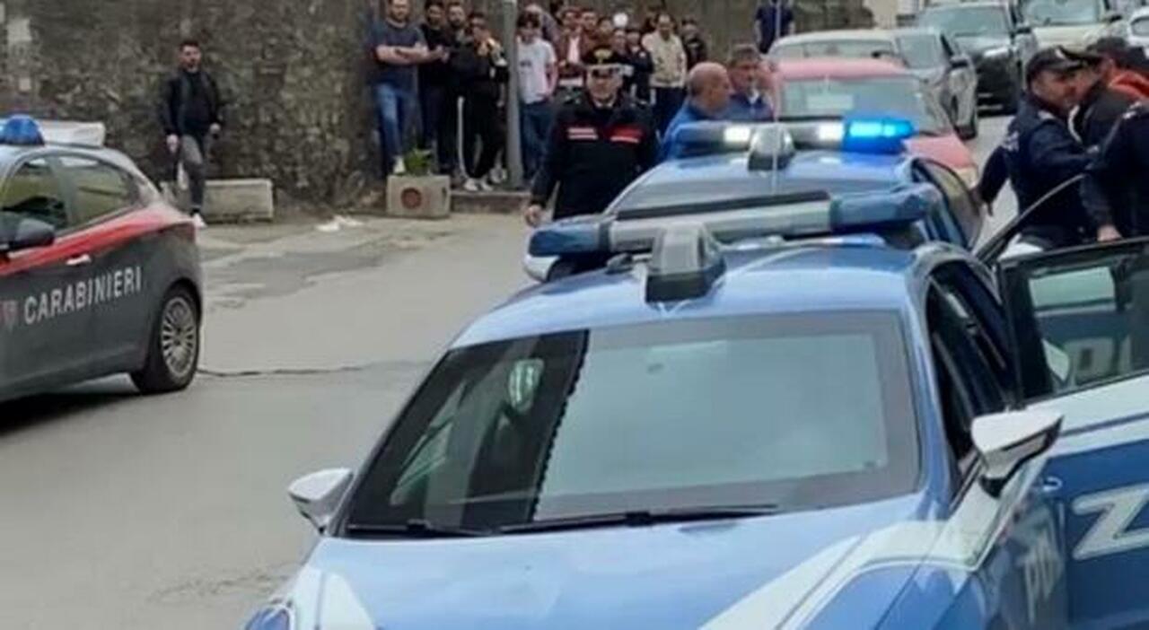 Napoli, lite di notte: uccide il coinquilino, si consegna alla polizia e confessa