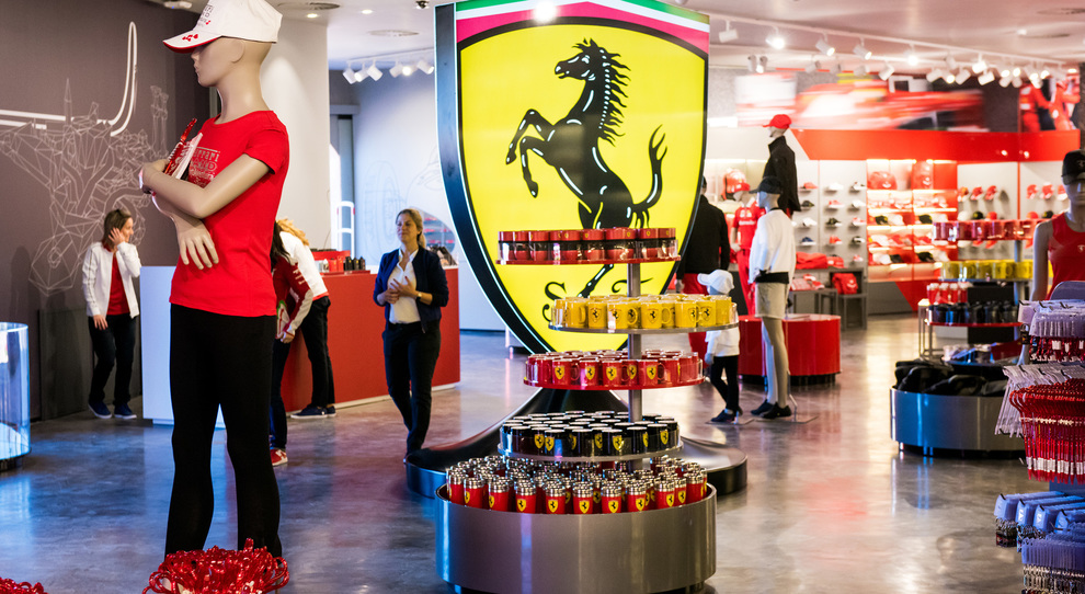 Il Ferrari Official Store al parco di Tarragona