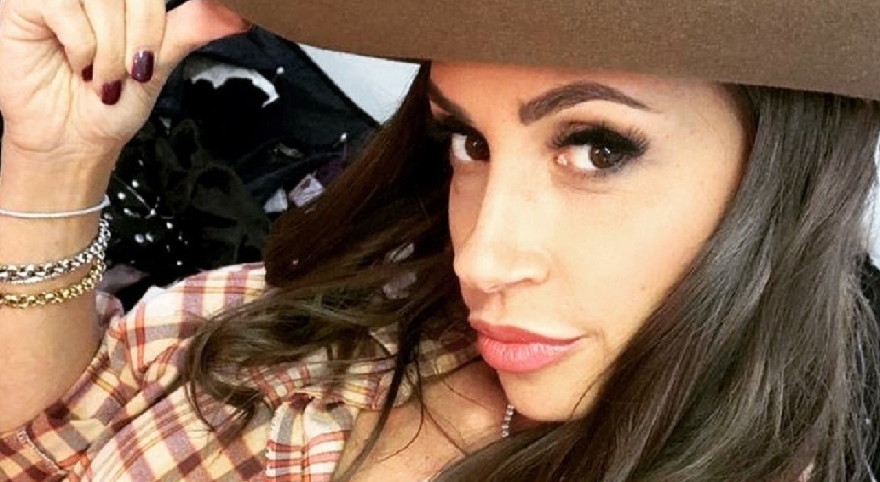 Malena e laddio al porno: «Volevo prendere i voti e diventare suora. Mi  sono pentita»