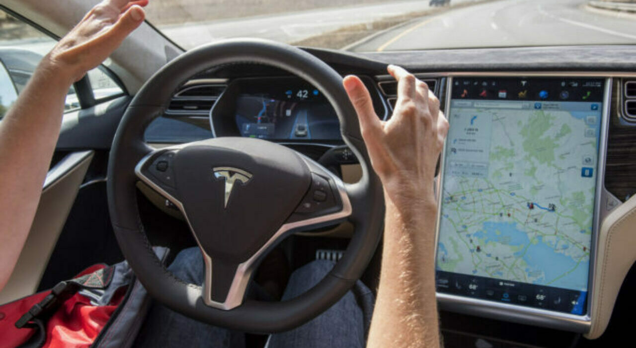 L'autopilot di Tesla in funzione