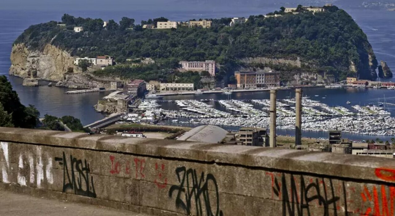 Napoli, minorenne tenta di accoltellare detenuto al carcere di Nisida: bloccato dagli agenti