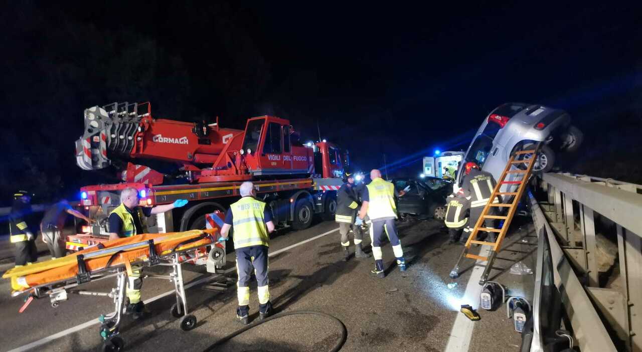 Frontale tra due auto, morto un ragazzo di 21 anni, altri due feriti ...