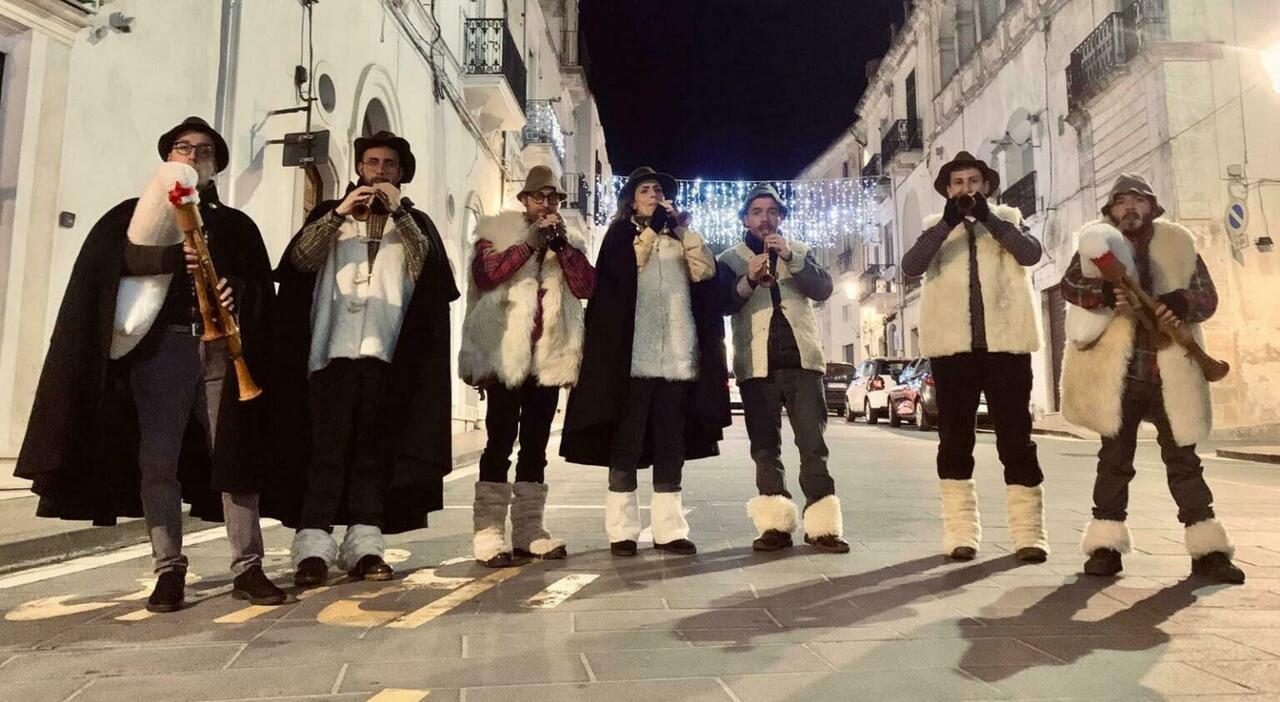 Ritorno degli zampognari a Roma tra proteste