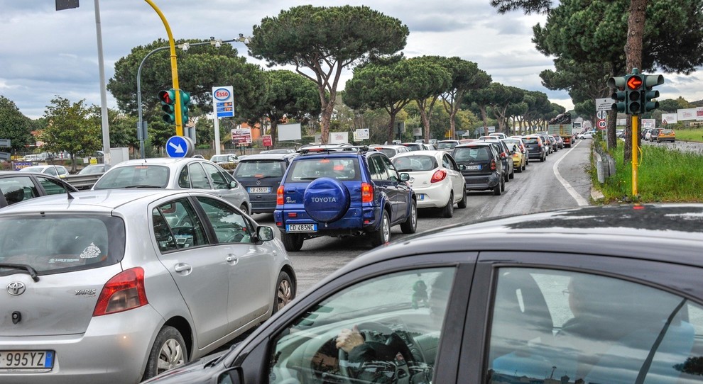 Auto, a Roma persi nel traffico 200 milioni in un anno