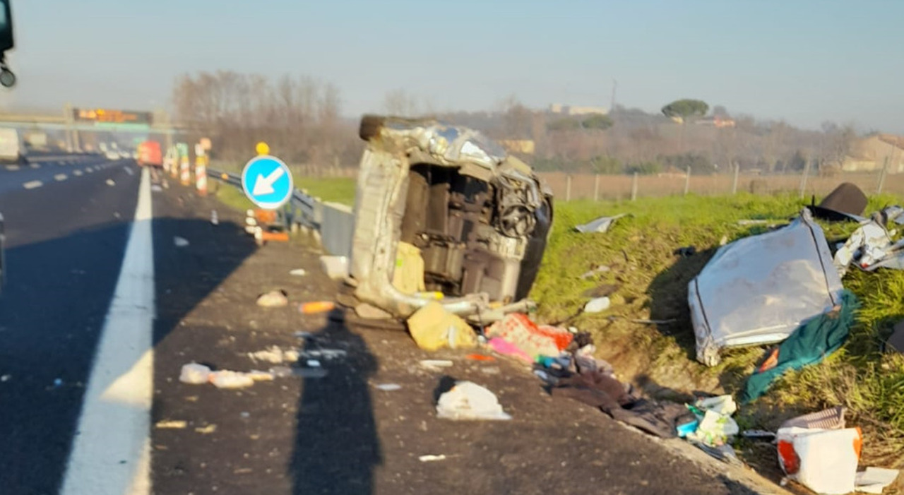 Incidente in A1, morto uomo di 48 anni e grave la figlia 22enne: scontro con un furgone fra Ferentino e Anagni