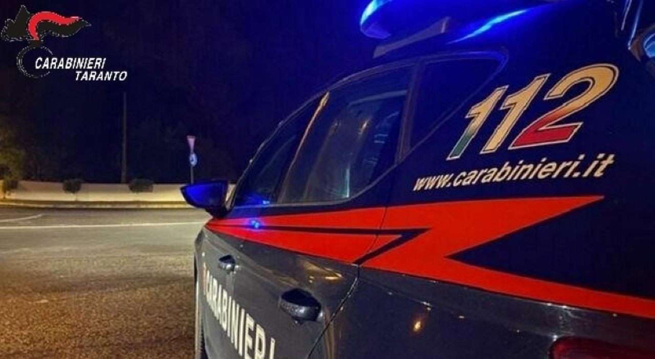 Botte da orbi tra ragazzini, paura in piazza. Tre feriti