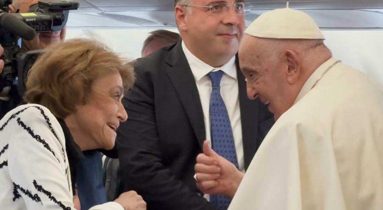 Papa Francesco in visita a Parigi l’8 dicembre: un viaggio straordinario da Notre-Dame a Piazza di Spagna!