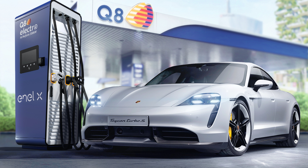 Porsche, Q8 ed Enel X insieme per la diffusione della mobilità elettrica
