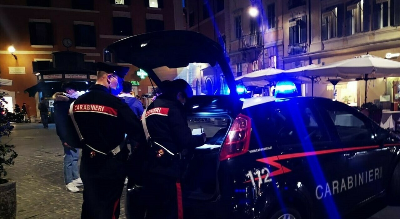 Agguato in piazza a Sannicandro, ucciso a colpi di pistola ragazzo di 19 anni: è caccia ai killer