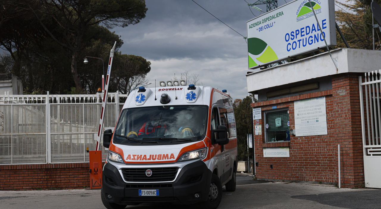 Napoli, aggredisce medico al Cotugno: un arresto e tre denunce