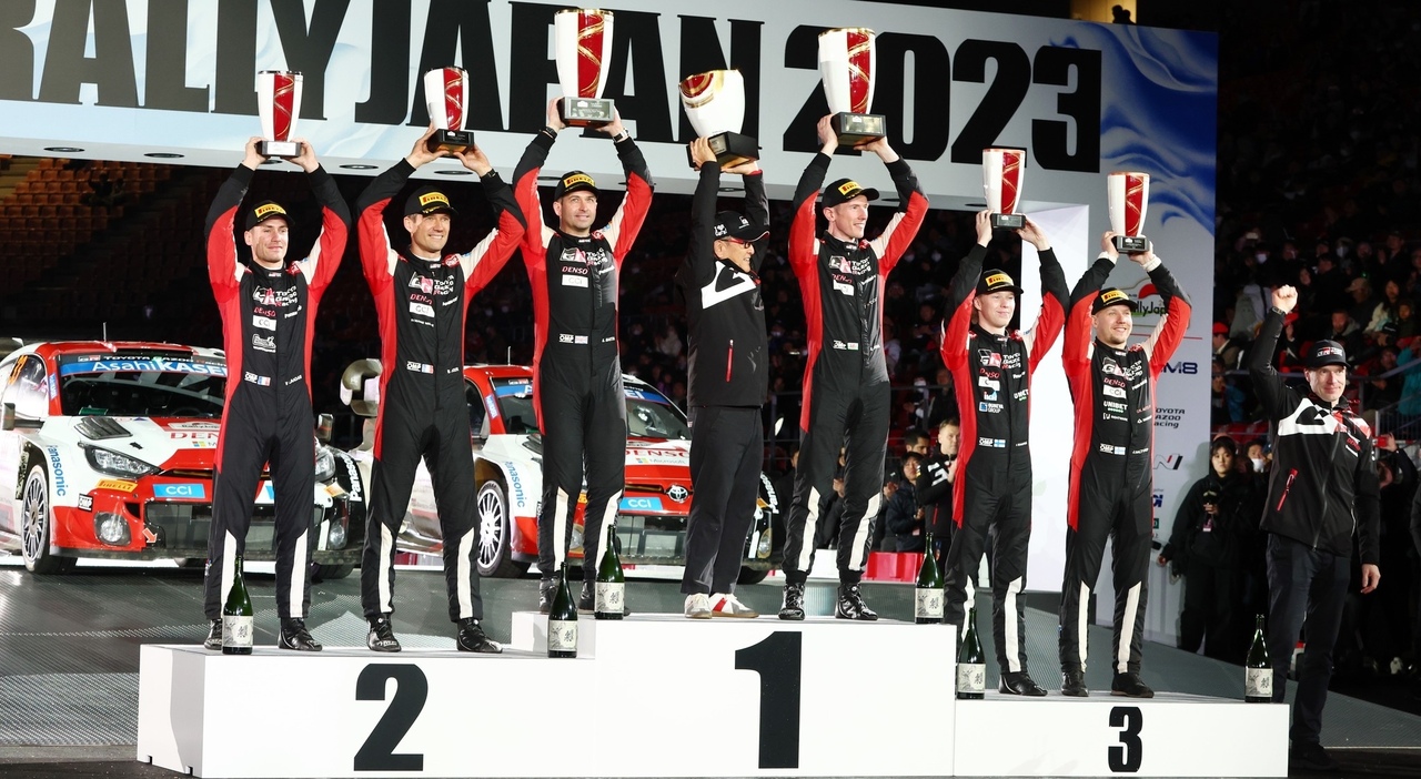 Il podio del Rally del Giappone tutto dei colori Toyota