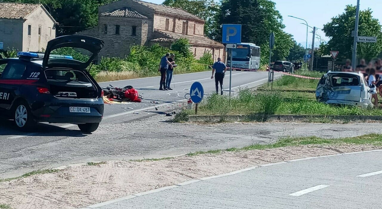 Incidente A Mondolfo Auto Contro Moto | Morto Alessio Diamantini 25 ...