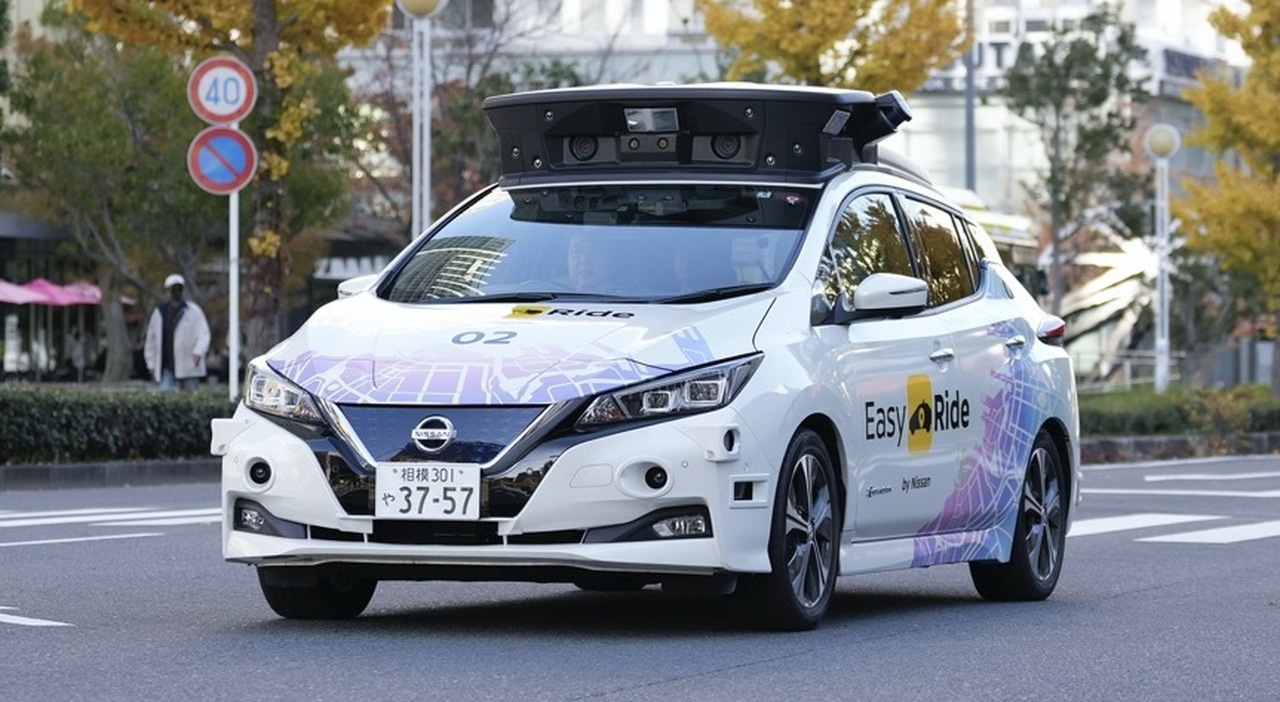 Un veicolo a guida autonoma di Nissan in Giappone