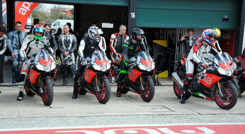 Aprilia Racers Days 2019, in pista con RSV4 e Tuono 1100 Factory con gli istruttori FMI