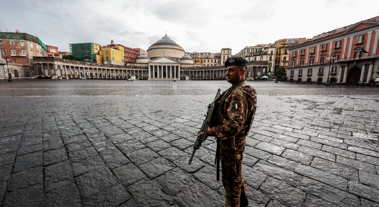 ?G7 Difesa a Napoli, la manifestazione dei comitati antagonisti