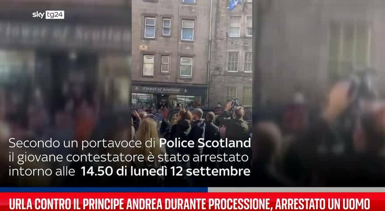 Urla contro il principe Andrea durante processione, arrestato un uomo