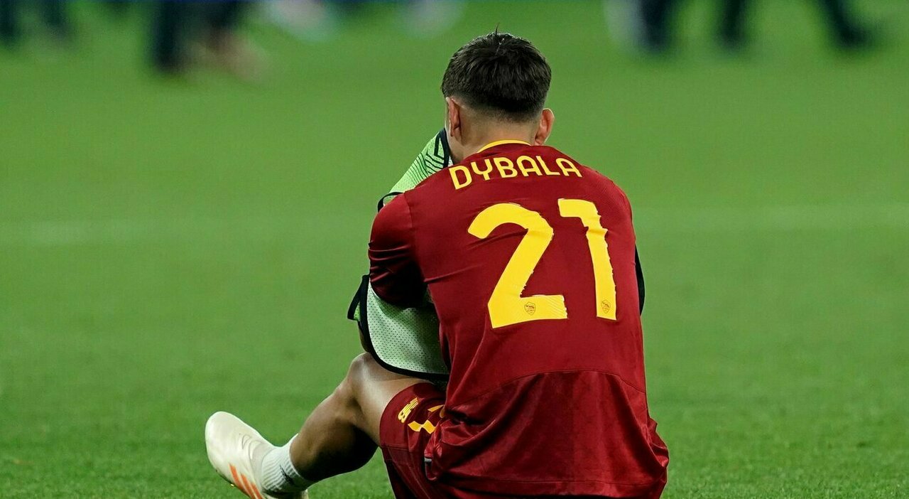 Sevilla – Roma, arrepentimiento y enfado: la ilusión con Dybala, los errores de Mancini e Ibáñez.  Moe: “El árbitro sonaba español”