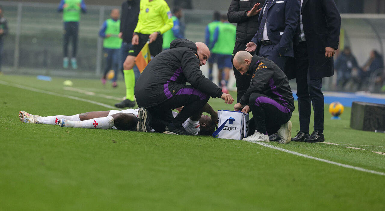 Kean out, infortunio per il bomber della Fiorentina contro il Verona. Esce in barella, cosa è successo