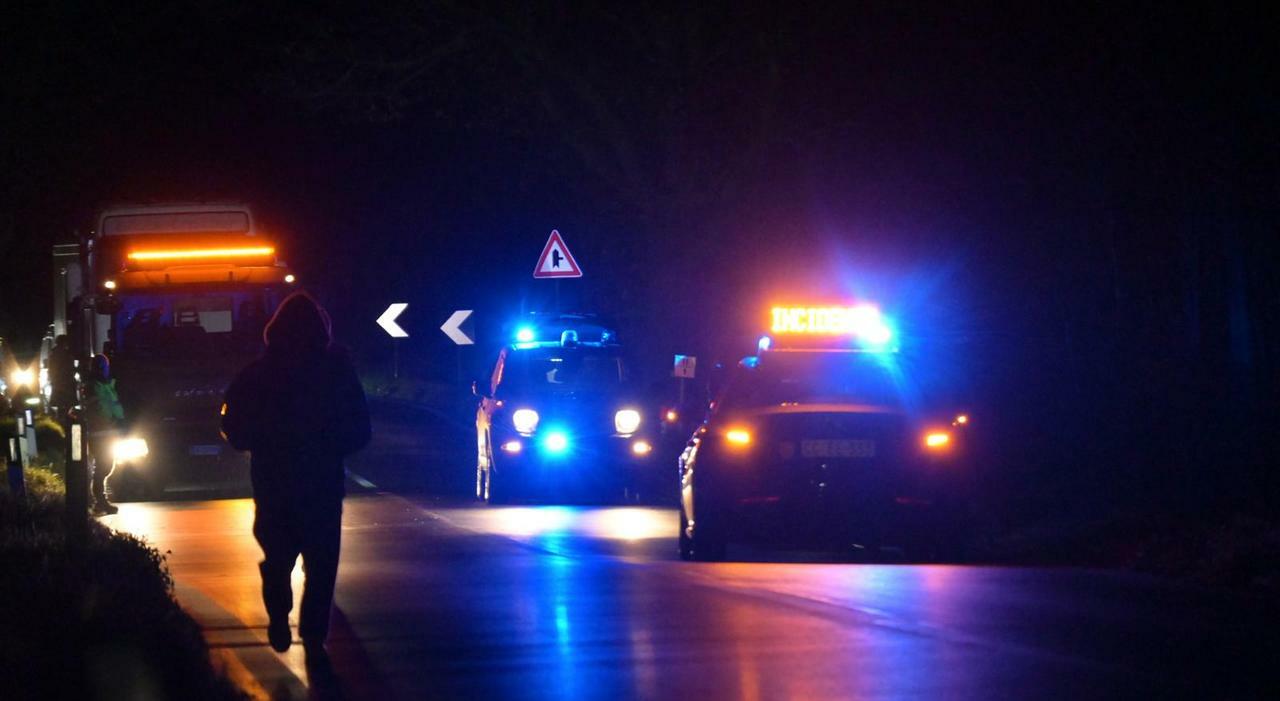 Barcolla in strada, viene falciato da un