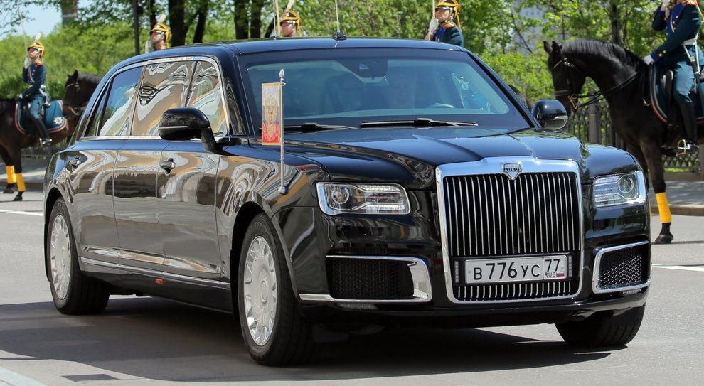 La nuova Cortege (Kortezh in russo, Corteo in italiano) ha un look molto simile a quello della Rolls-Royce Phantom