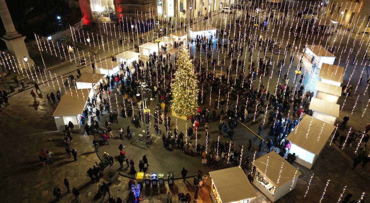 Natale, ecco il piano traffico: navette per il centro e grattini anche nei festivi