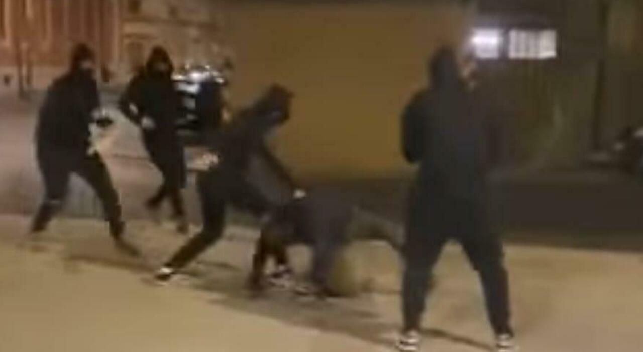 Lecce, allarme violenza tra i giovani. Filoni: «I ragazzi escono armati»