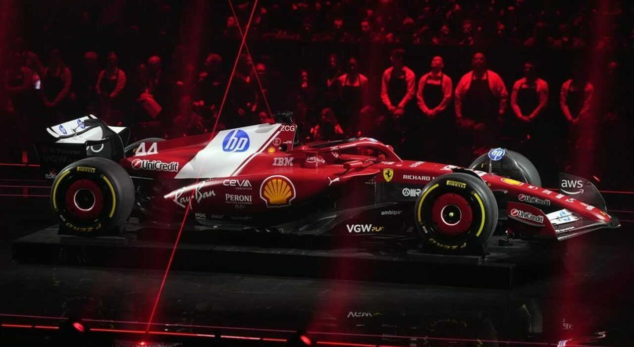 La Ferrari protagonista dello show per i 75 anni della Formula 1