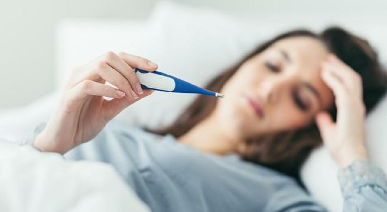 Covid e influenza, il freddo "risveglia" i virus: «Rischiamo di avere 150mila casi a settimana»