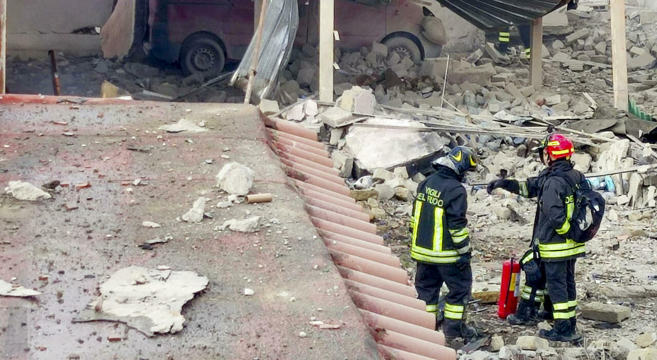 Esplosione in una fabbrica di fuochi d