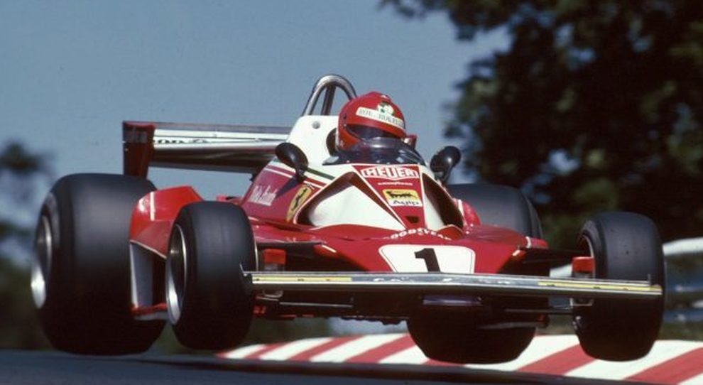 Niki Lauda sulla Ferrari nel 1976