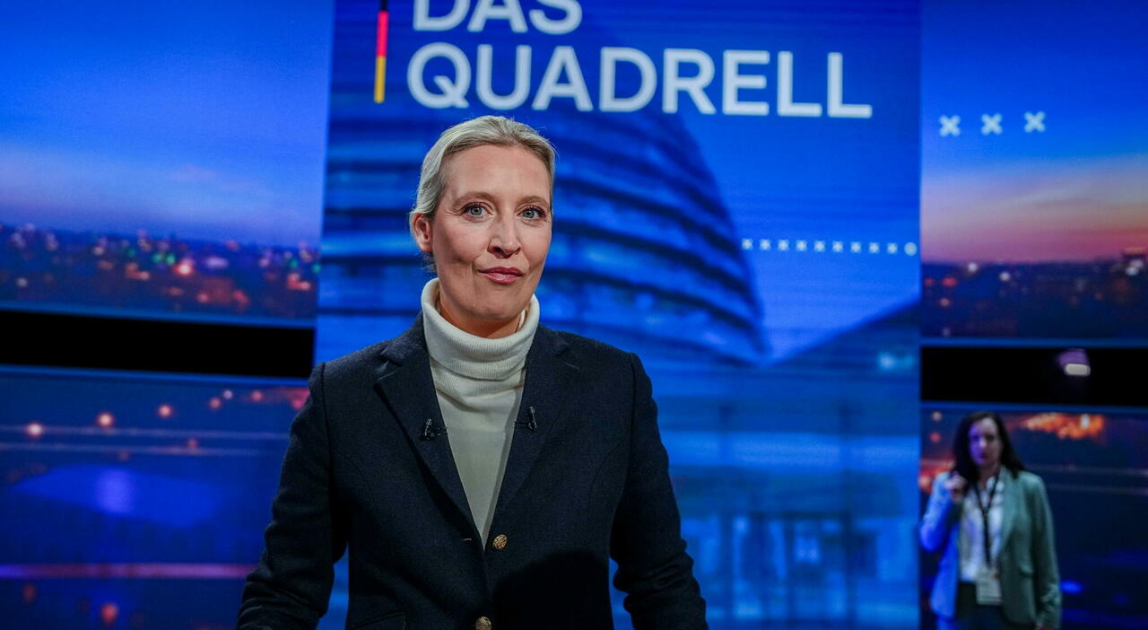 Alice Weidel, chi è la leader di AfD? Ha una compagna (Sarah) e due figli: «Difendiamo i diritti degli omossessuali»