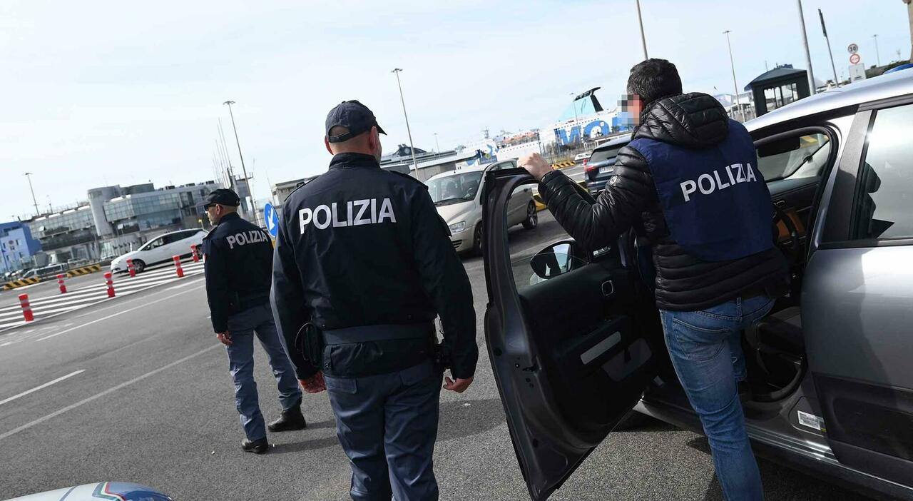 Stipendi polizia e militari, arrivano gli aumenti: pronti 190 euro in più al mese. Ecco cosa cambia (e da quando)